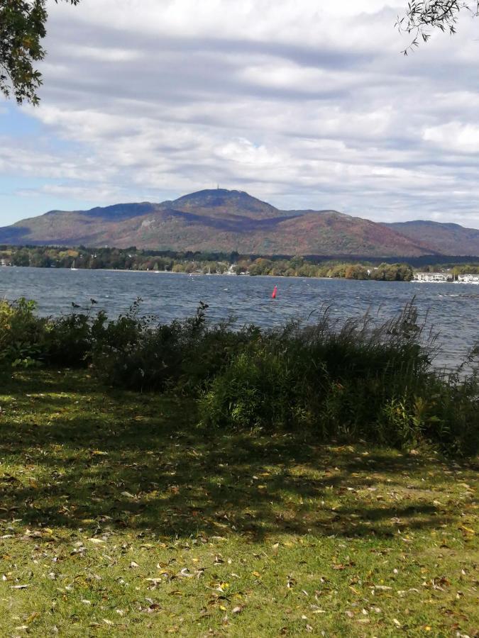 O'Berge Du Village A302 Magog Exterior foto