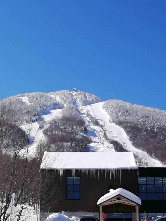 O'Berge Du Village A302 Magog Exterior foto